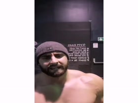 Off-Season Posing