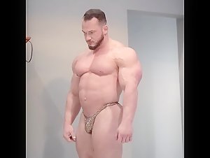 HUNTER LABRADA