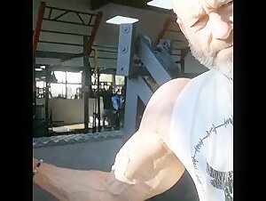 MaxBicepWorship